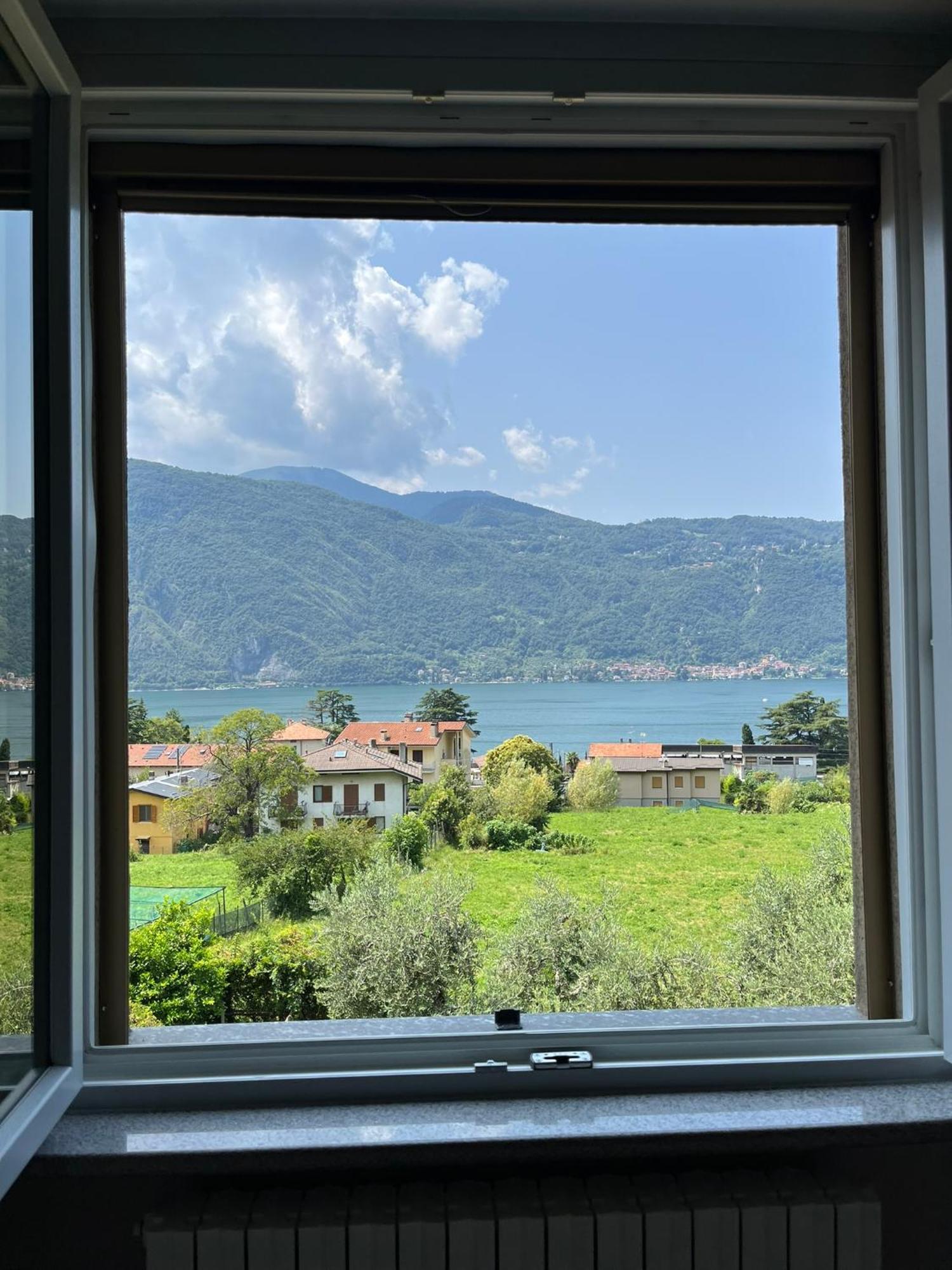 2 Cuori Al Lago - Appartamento In Villetta Singola マンデッロ・デル・ラーリオ エクステリア 写真